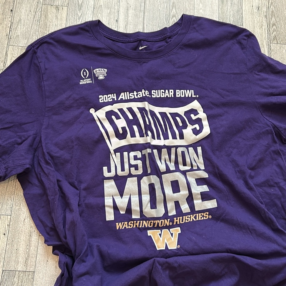 *closet clean out* Nike UW Purple and White Game Day Tee size XL